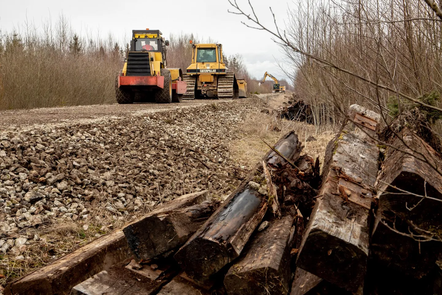 Ehitusmaterjalist hakatakse Lelle–Pärnu raudteel vedama peamiselt rööpaid, liipreid, aga ka liiva, kruusa.