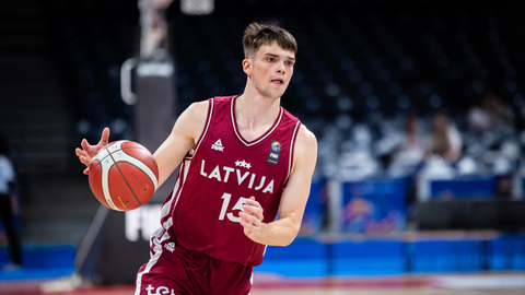 Adrijan Andževs, eden od vodilnih igralcev U-18, se pridružuje VEF Rīga