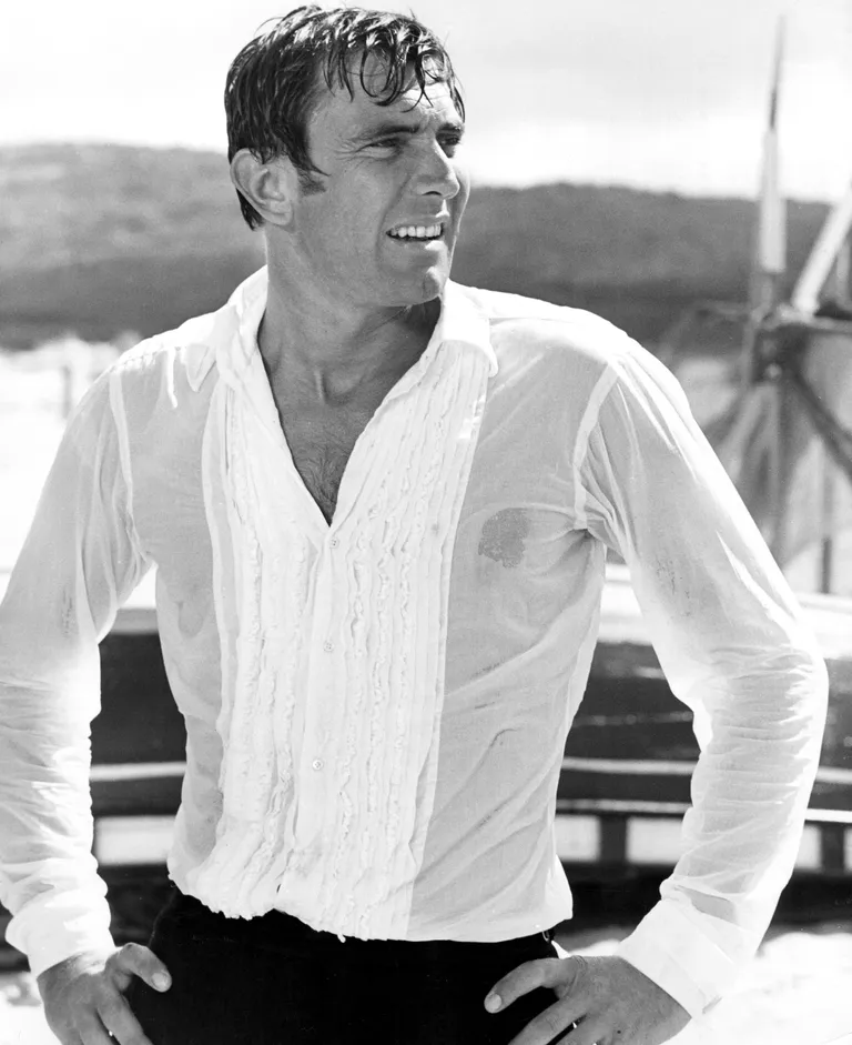 George Lazenby filmis «On Her Majesty's Secret Service»
