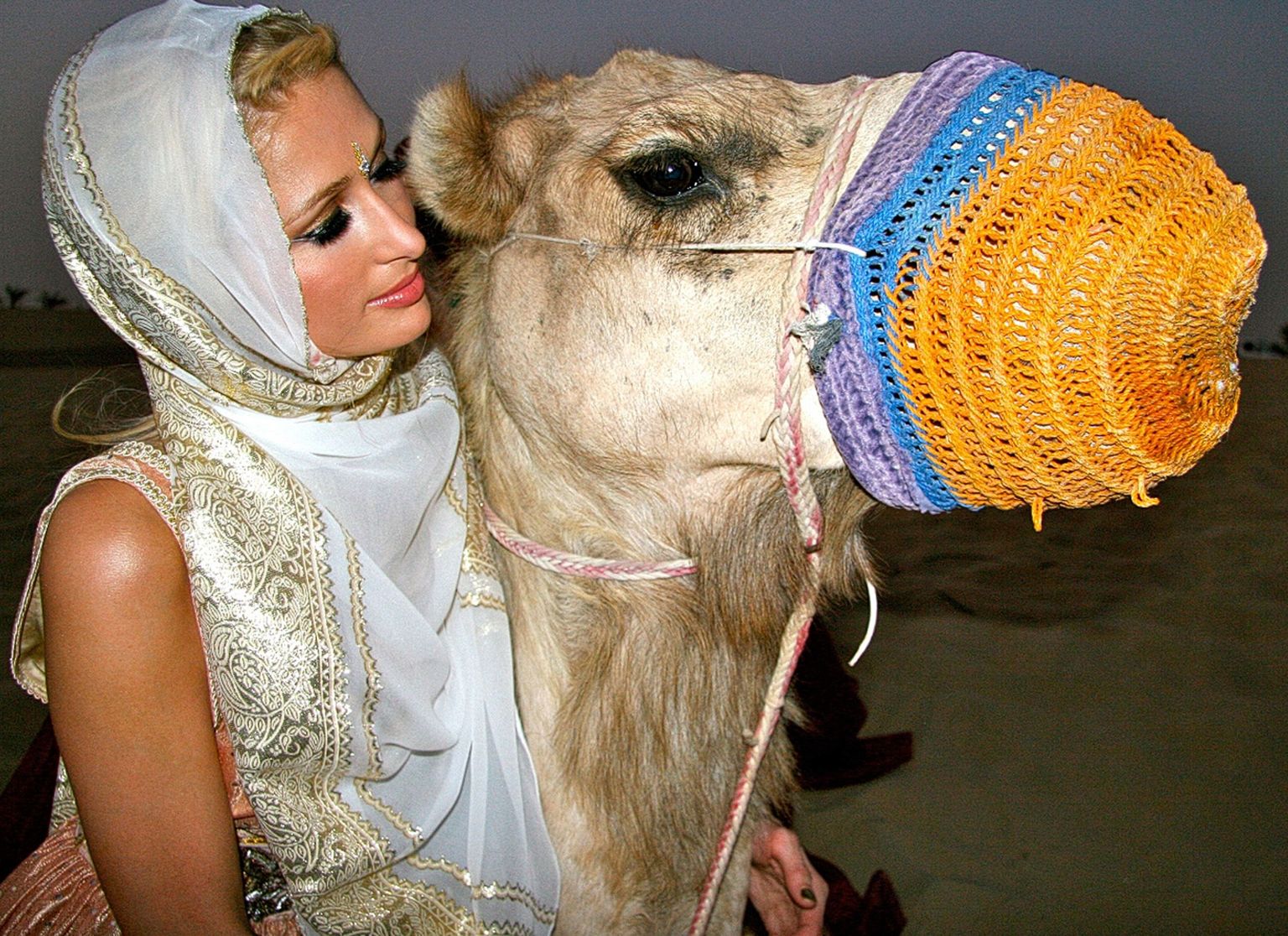 Ka Paris Hiltonile pole kaameliteema võõras.