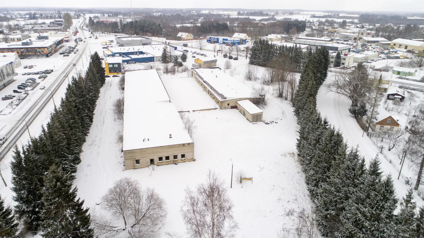 Leola tänava poole jääva kivihoone lammutamise projekti kinnitas sel esmaspäeval Viljandi linnavalitsus.