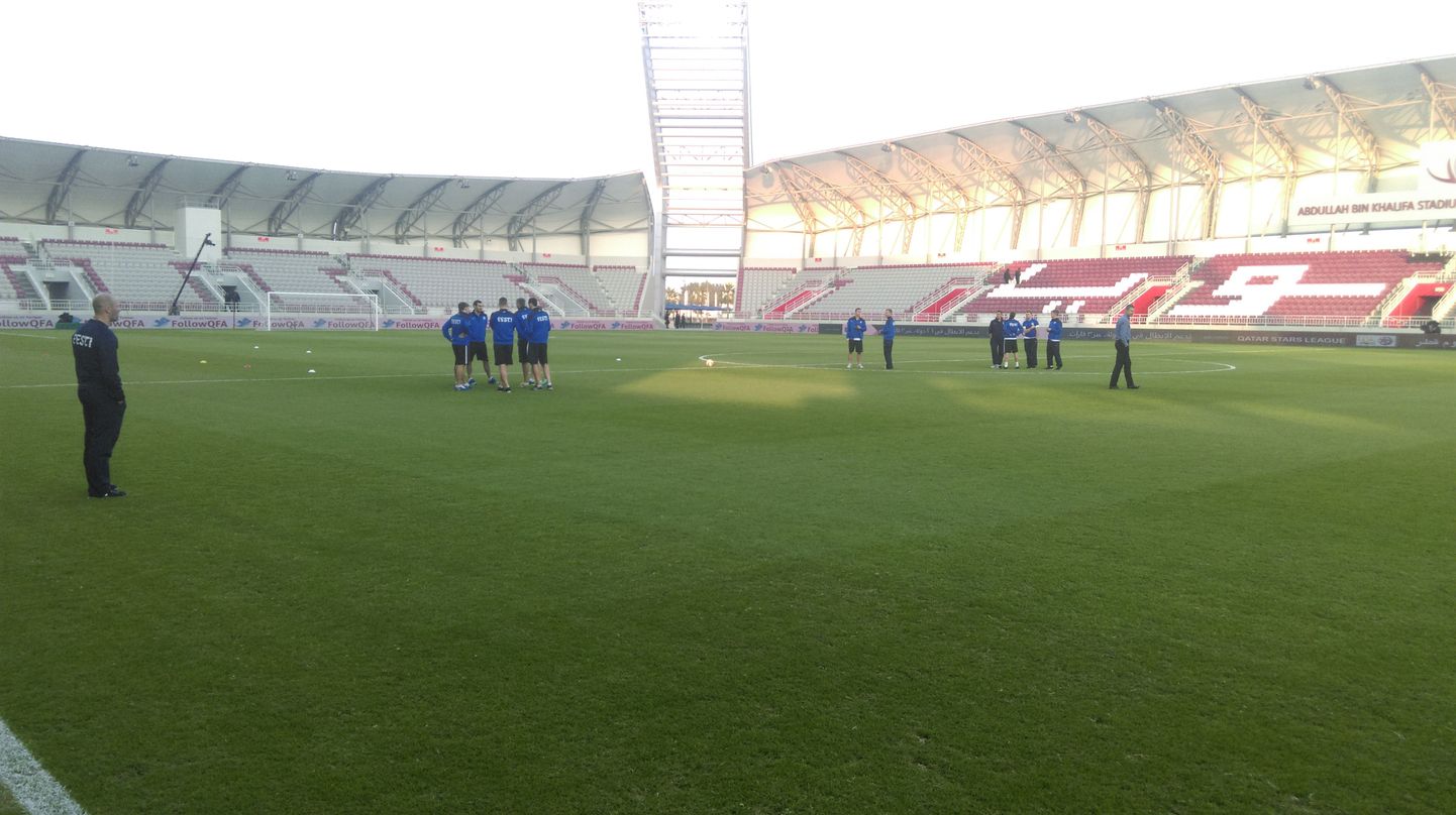 Eesti jalgpallikoondis vahetult enne kohtumist Katariga
