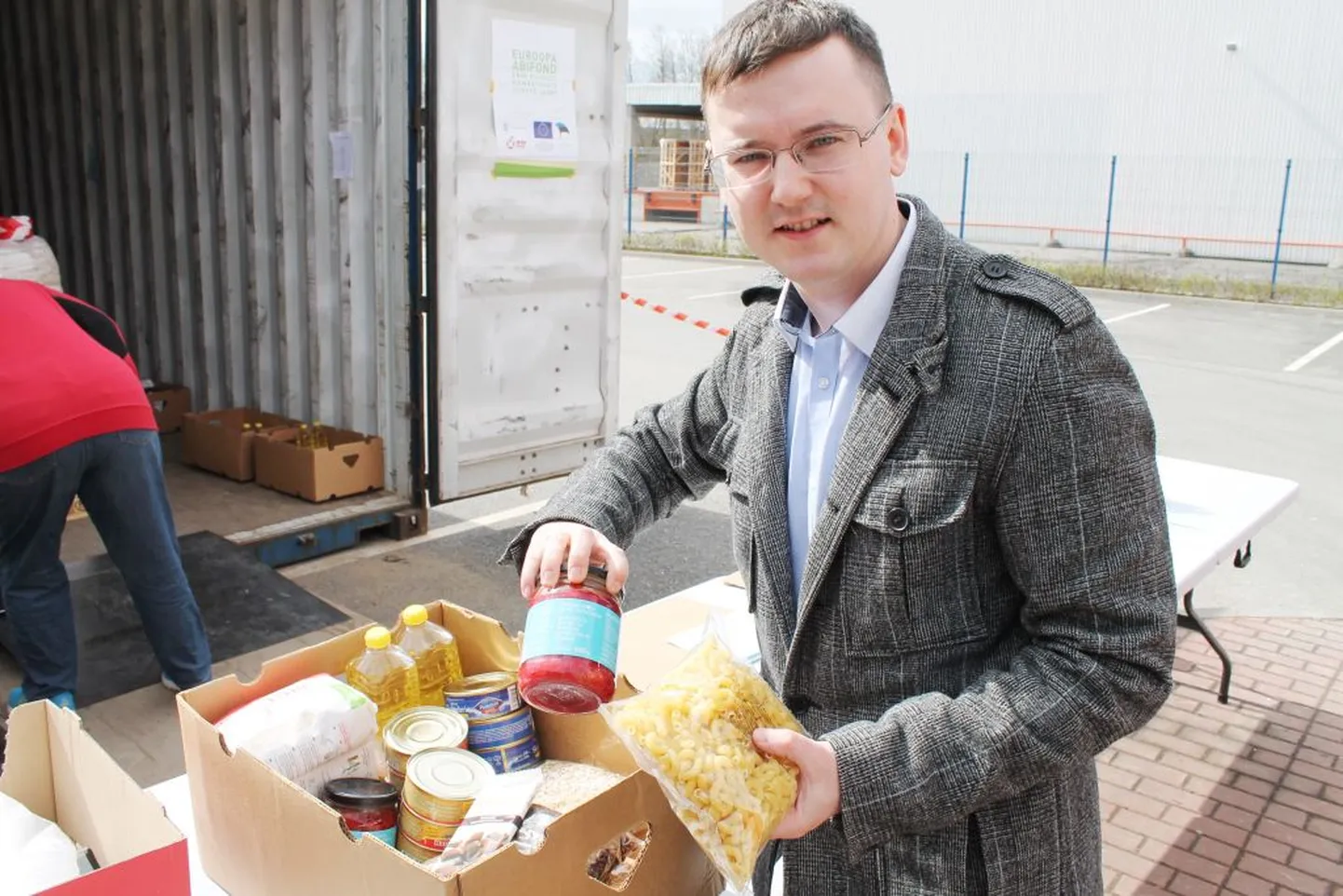 В Ласнамяэ раздали свыше 2500 продуктовых наборов.