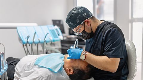 «Ta kaotas kogu lootuse...» Kuidas poolaka hambaravireis Türki lõppes enesetapuga