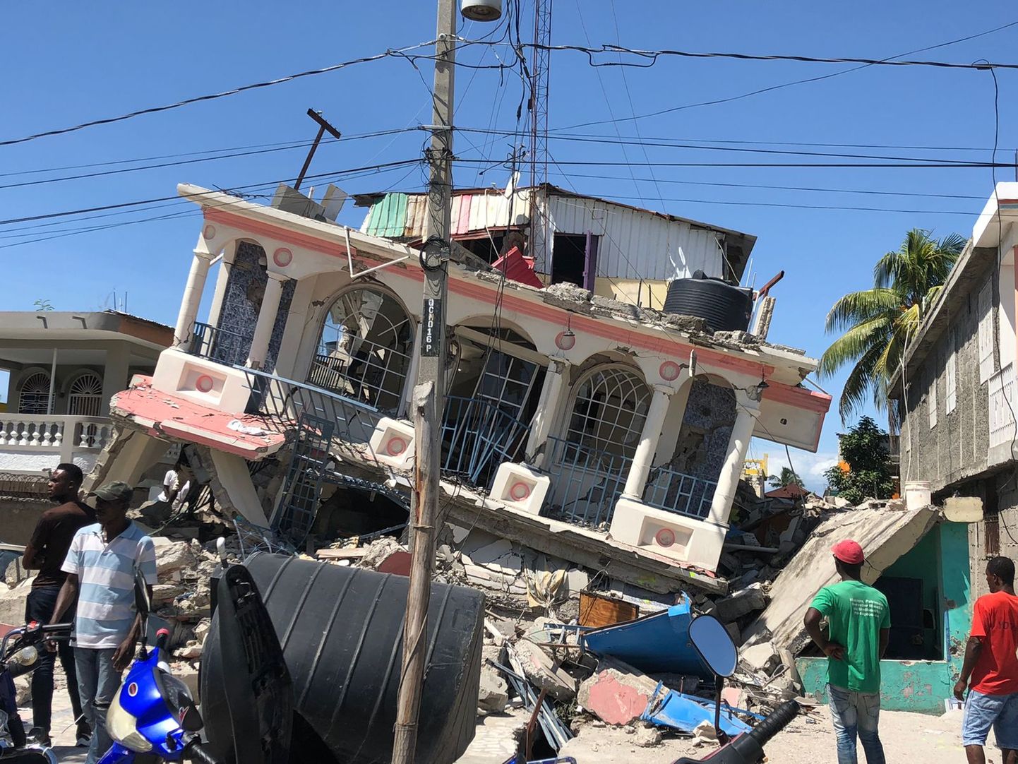 Последствия землетрясения в Гаити.