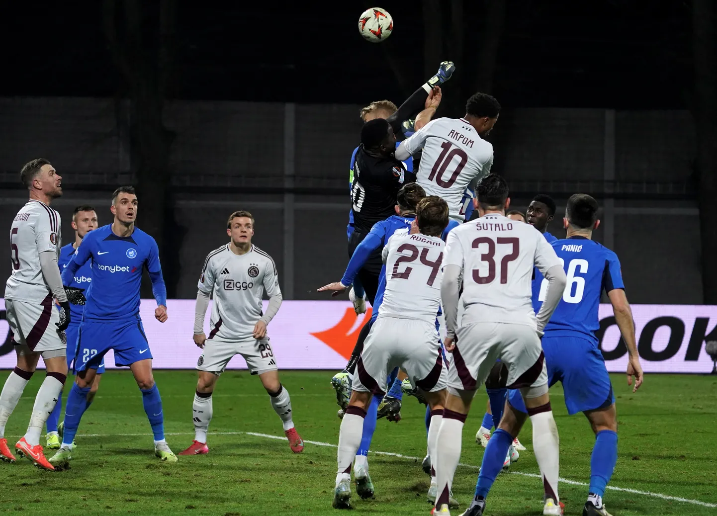 UEFA Eiropas Līgas spēle Daugavas stadionā, kurā tiekas FK RFS un Amsterdamas "Ajax" komandas.