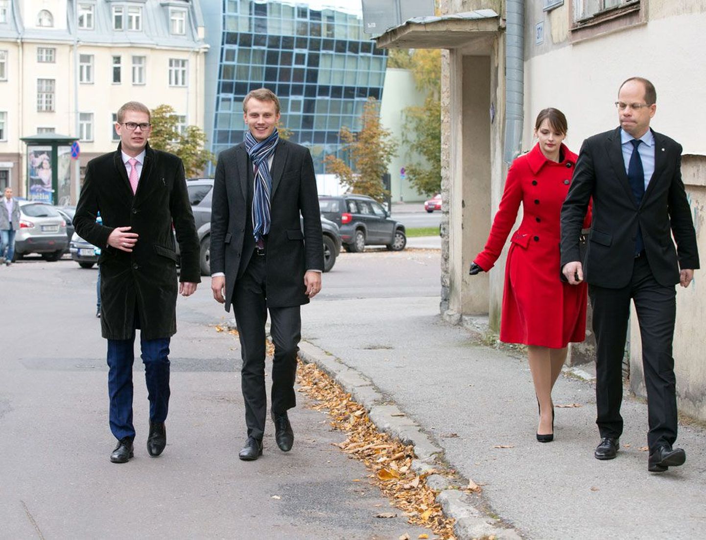 Priit Toobal (vasakult teine)oma kaitsja Oliver Nääsiga ning Lauri Laasi (paremalt esimene) advokaat Gretta Oltjeriga – nii Laasi kui ka Toobal kaebavad süüdimõistva otsuse edasi.