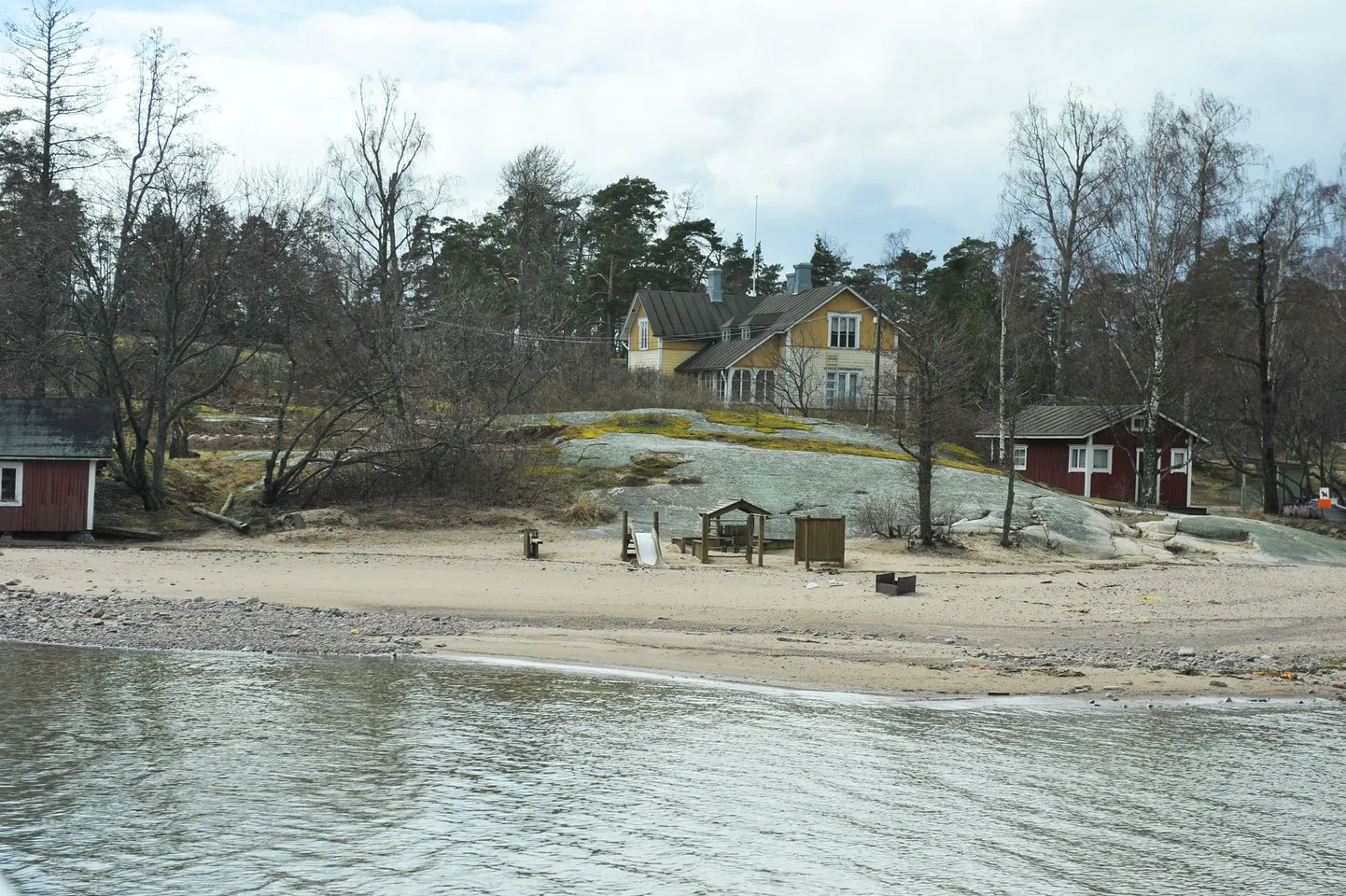 Helsingi lähedal asuval Pihlajasaarel elas Tallinki laevalt merre hüpanud mees kolm nädalat, enne kui endast märku andis.