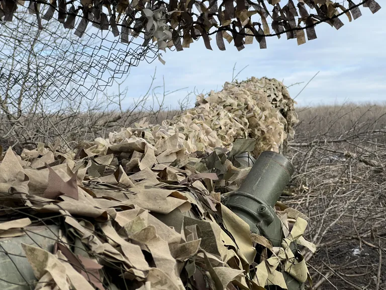 Ukrainlaste Paladini toru on kogu aeg sihitud Vene armee positioonide suunas. Käsu saabumisel tuleb meeskonnal tuli avada maksimaalset kahe minuti jooksul.