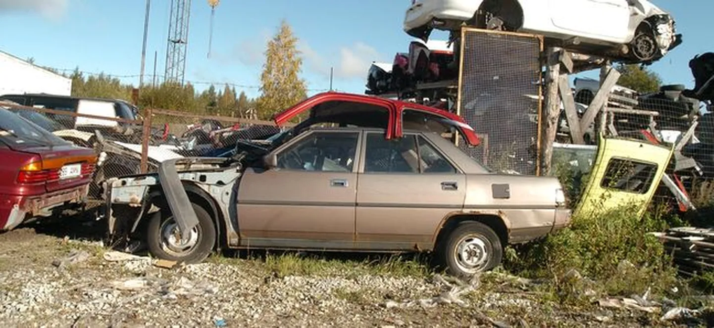 Rootsis trahvide katteks müüdud auto sattus lõpuks autolammutusse. Pilt on illustreeriv.