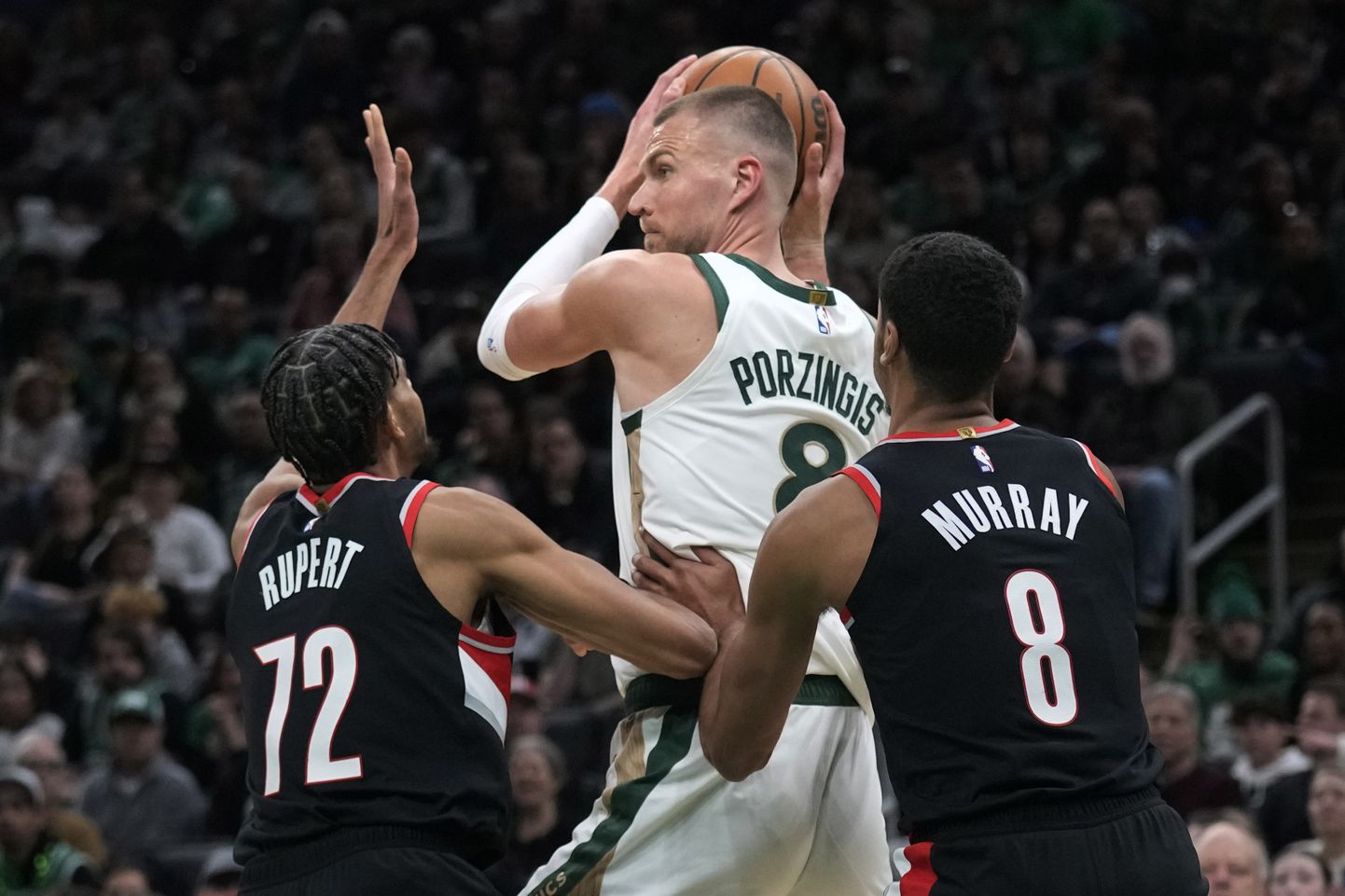 Bostonas "Celtics" centra spēlētājs Kristaps Porziņģis.
