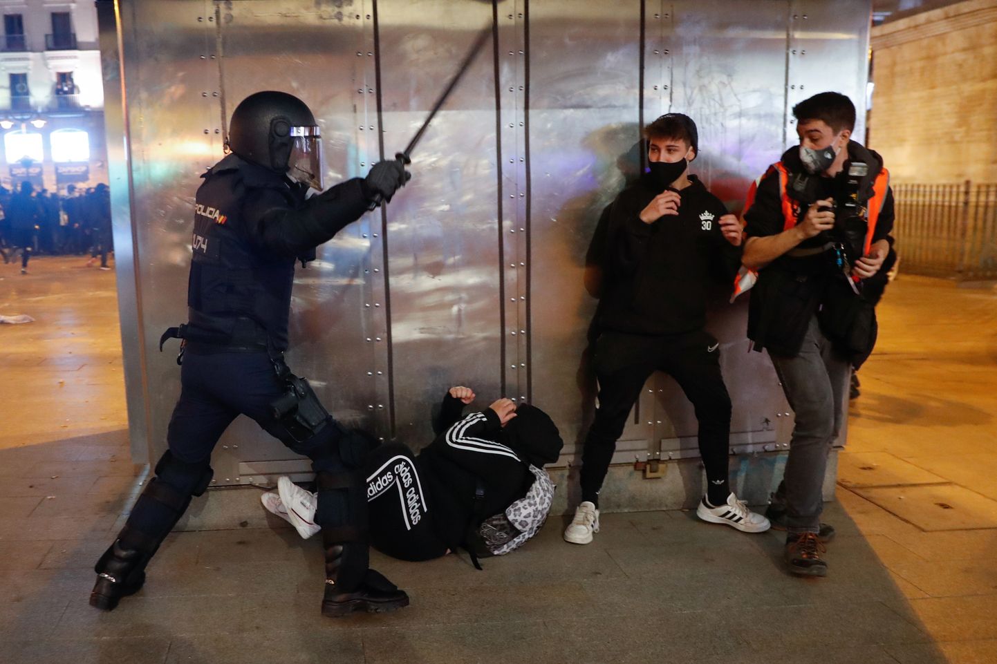 Madridis puhkesid kokkupõrked meeleavaldajate ja politseinike vahel.