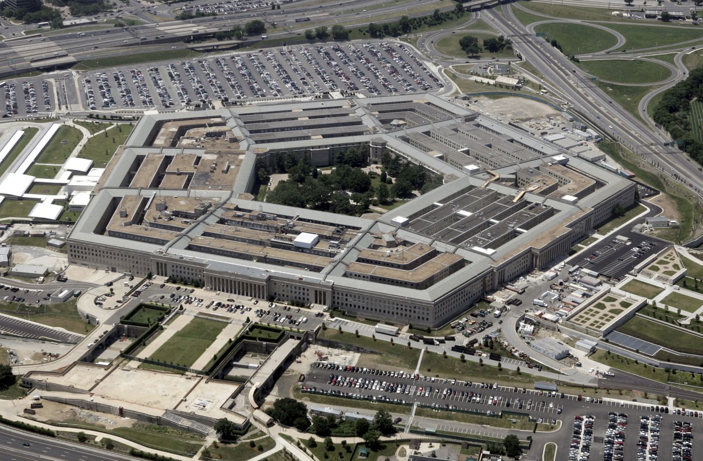 USA kaitseministeeriumi hoone, mida nimetatakse Pentagoniks Virgina osariigis Arlingtonis