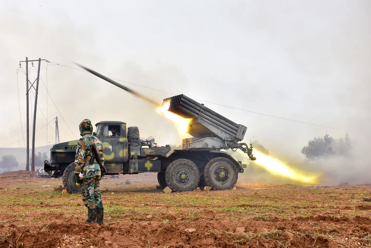 Süüria riikliku uudisteagentuuri SANA kättesaadavaks tehtud foto Süüria valitsusvägede sõdurist ja raketisüsteemist Idlibi provintsis Maaret al-Numani linna ümbruse maapiirkonnas, kus kestab valitsusvägede pealetung.
