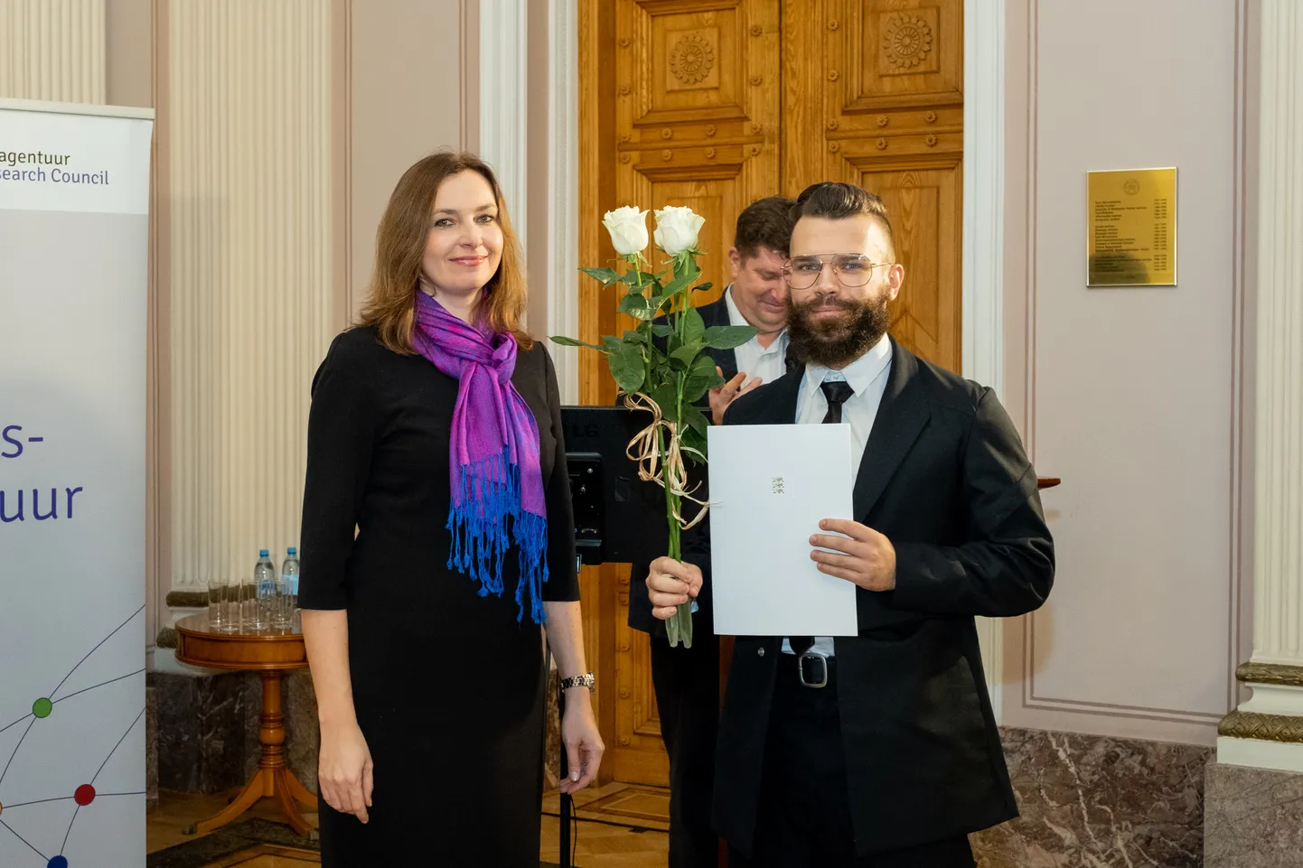 Parima üliõpilase teadustöö üks peapreemia läks Sander Ratsole.