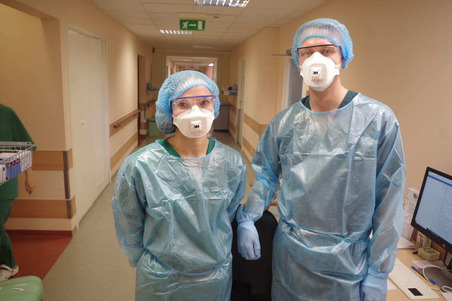 Lõuna-Eesti haiglas praktikal olnud arstitudengid Iris Ivan ja Andri Teesalu.