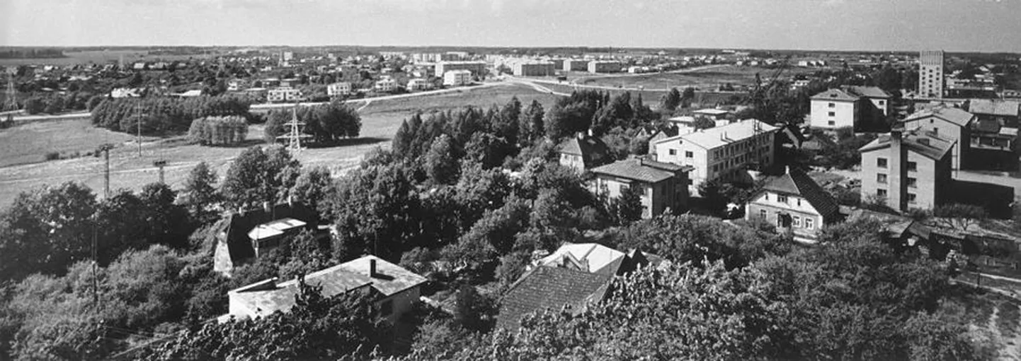 Vaade Paalalinnale aastal 1972 Pauluse kiriku tornist