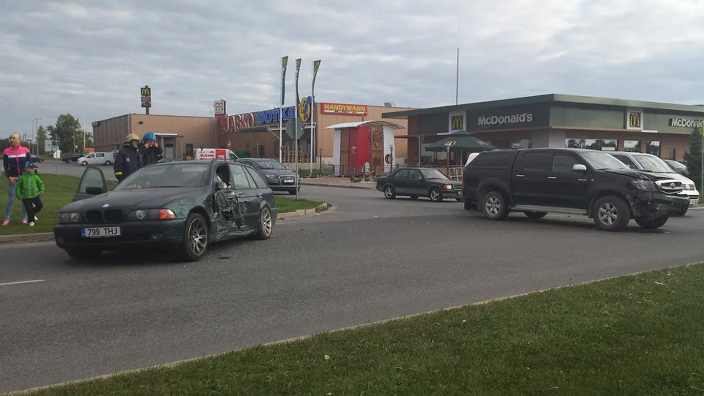 Avarii Lõunakeskuse juures.