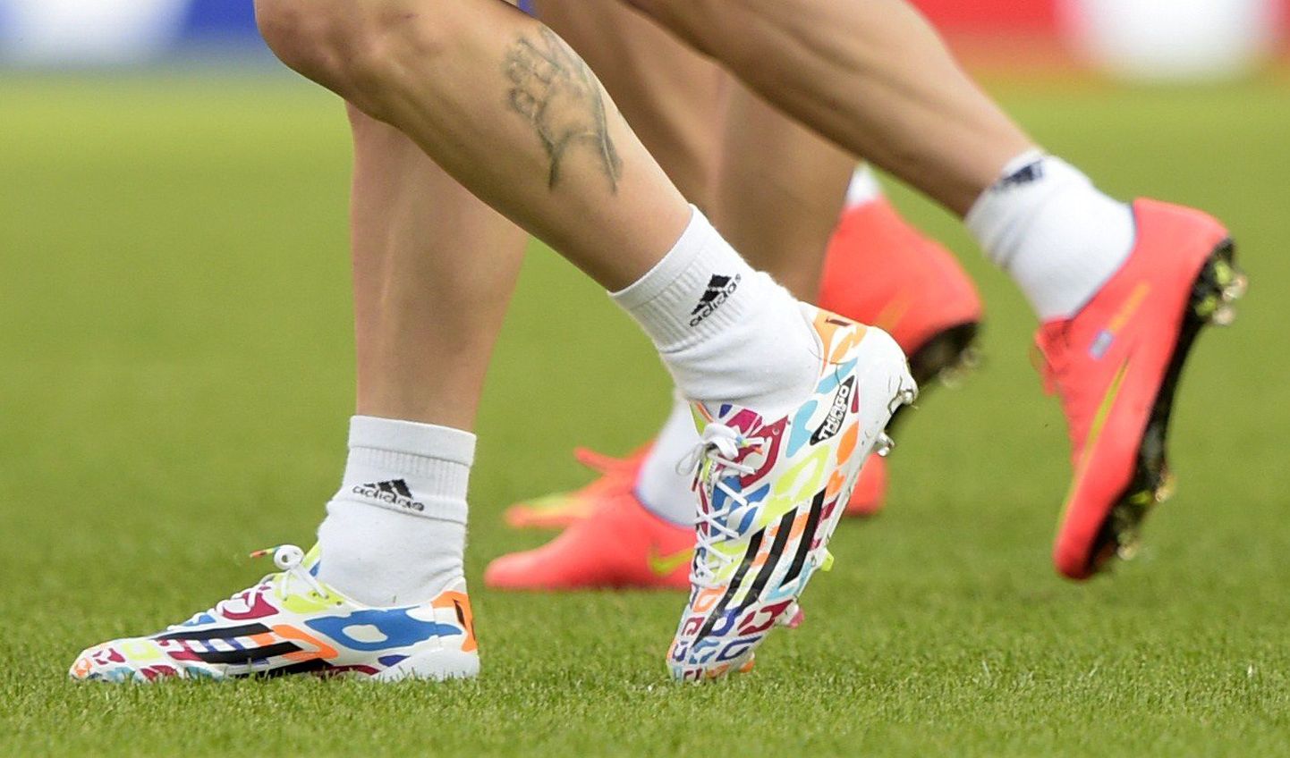 Argentina mängijad kannavad Adidase särke ja jalatseid.