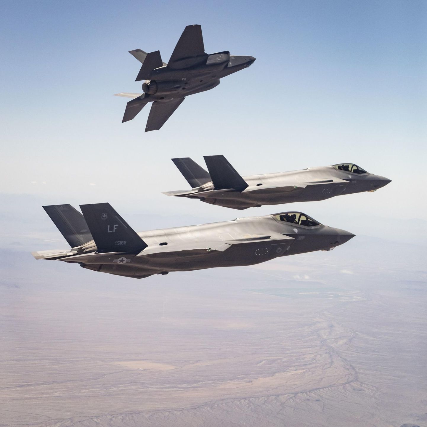 Ka sõjalennukeid tootva Lockheed Martini aktsiad lendavad uutes kõrgustes.