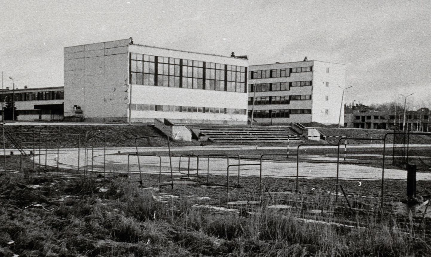 Endine Viljandi I Keskkool ja nüüdne Jakobsoni kool 1993. aastal