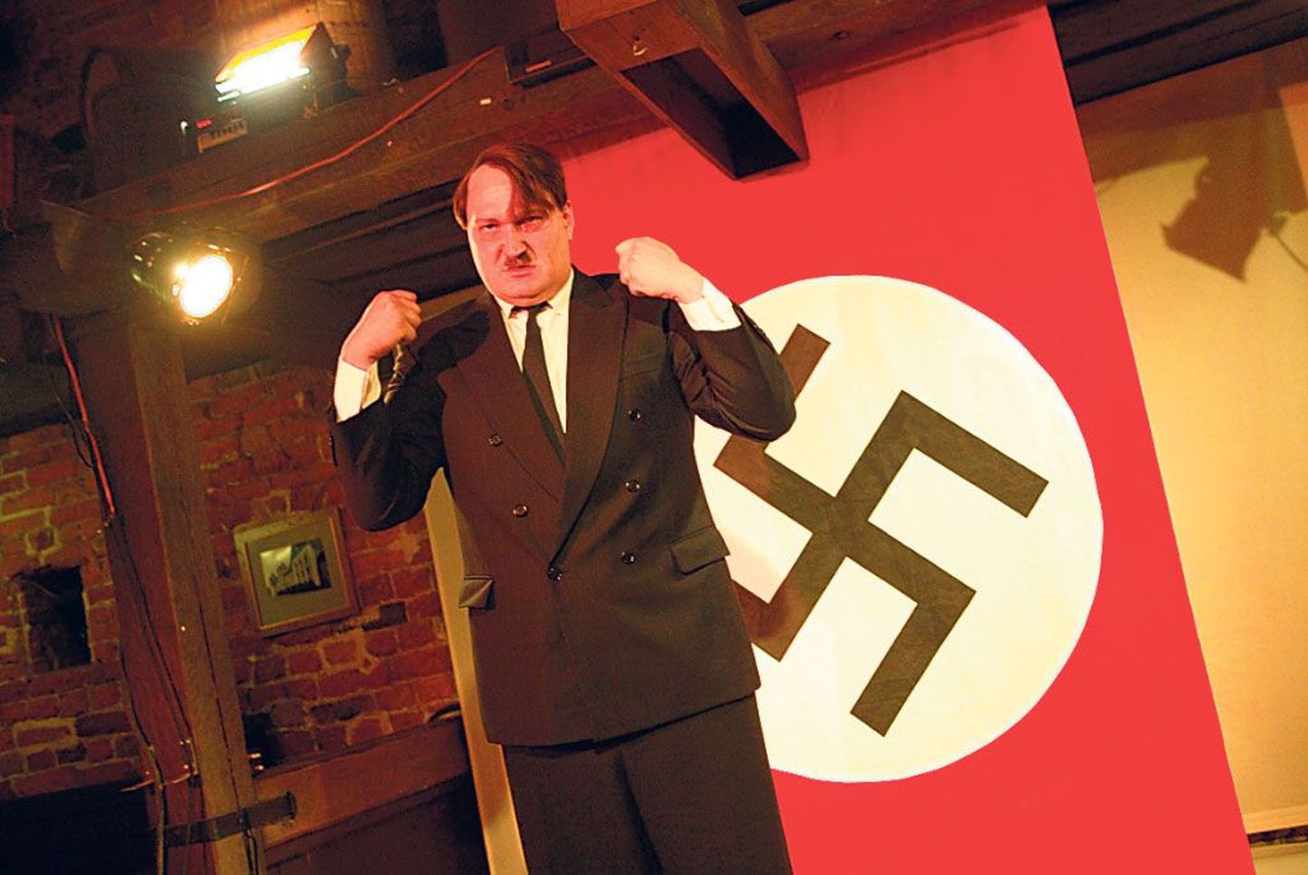 Indrek Taalmaa pani omal ajal Hitlerit kehastama lavastaja Ervin Õunapuu.