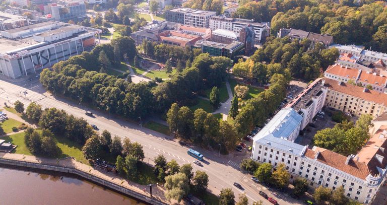 По замыслу, культурный центр Süku (культурный центр Сюдалинна) должен возникнуть в парке посреди Тарту.