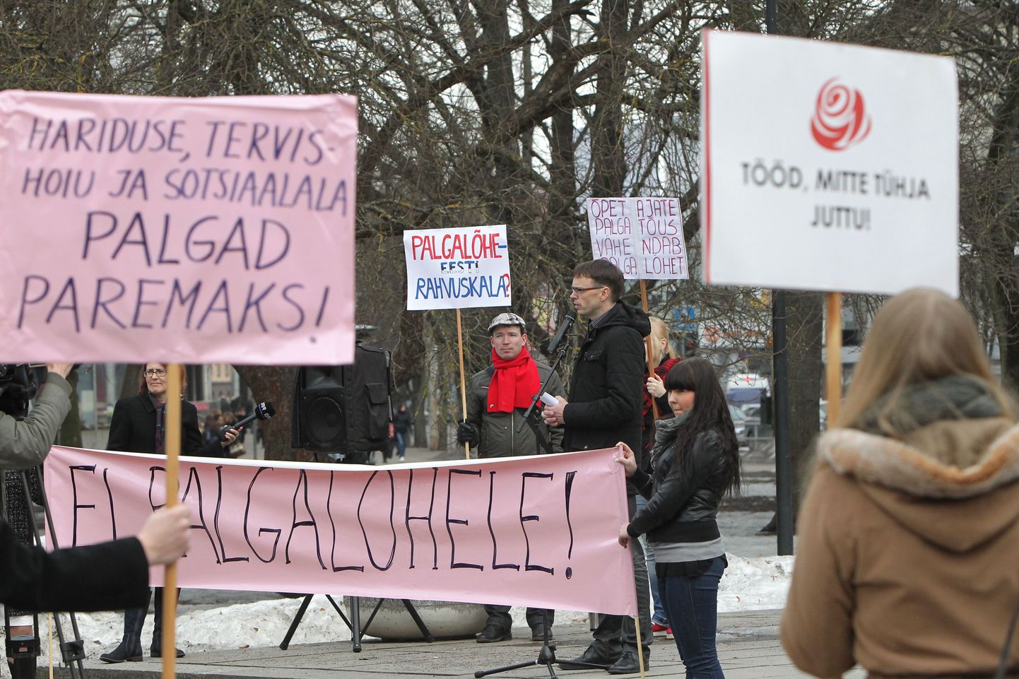 Mõne aasta tagune palgalõhe vastane demonstratsioon Tallinnas