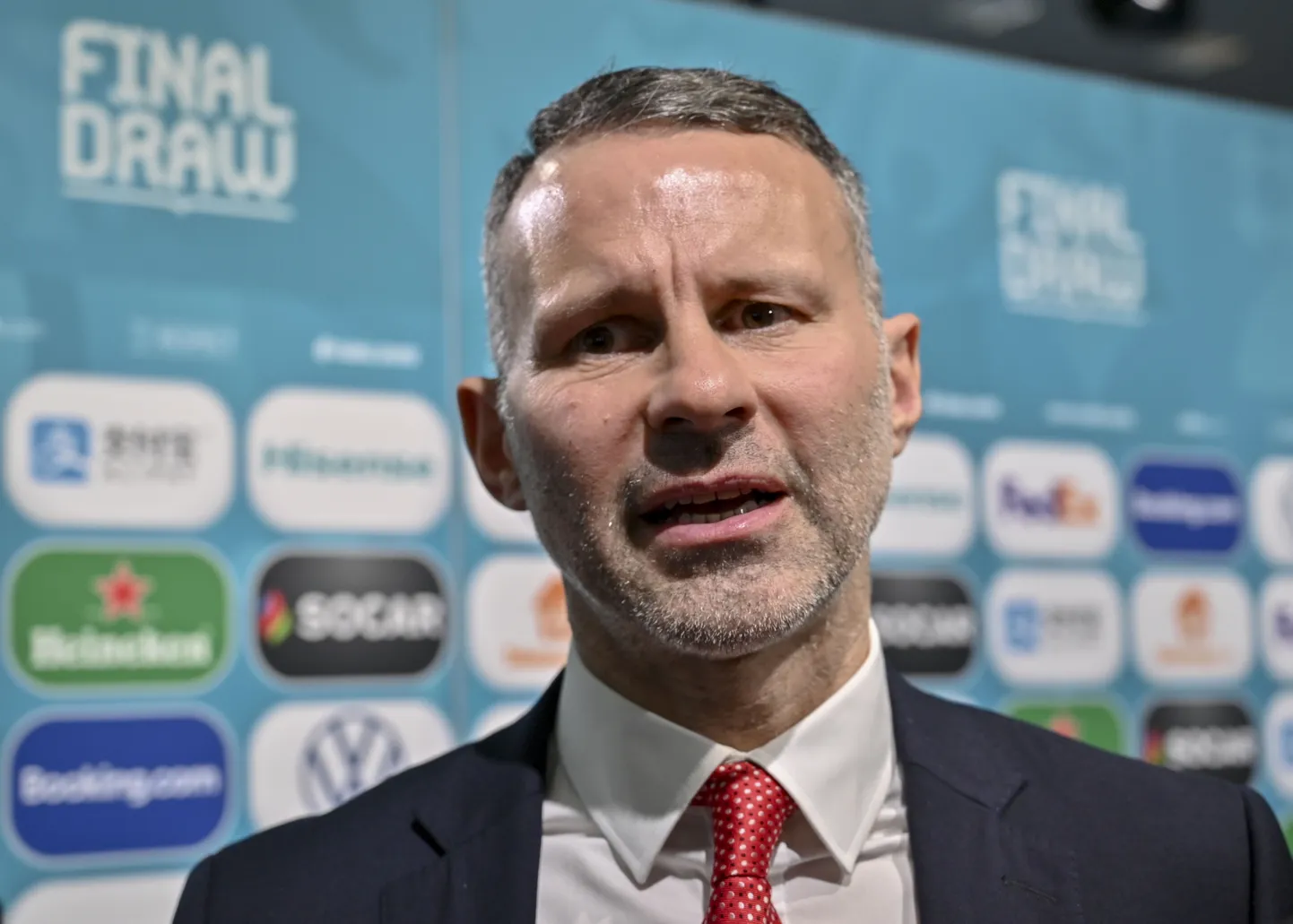 Walesi jalgpallikoondise peatreener Ryan Giggs on peresuhted korralikult sõlme ajanud