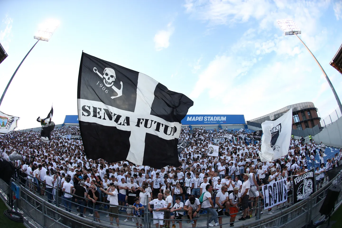 Spezia poolehoidjad.