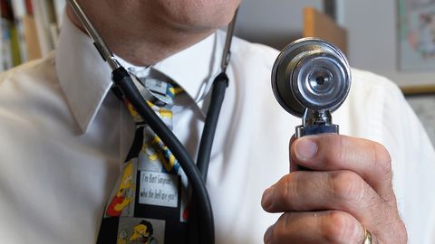 AHTI KALLIKORM ⟩ Perearstinduse riigistamine pole lahendus – probleem on suletud turus