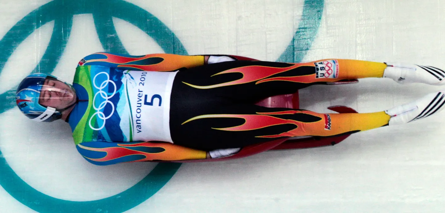 Selle võistluskostüümi pani Tony Benshoof koos kaaslastega Ebay's oksjonile.
