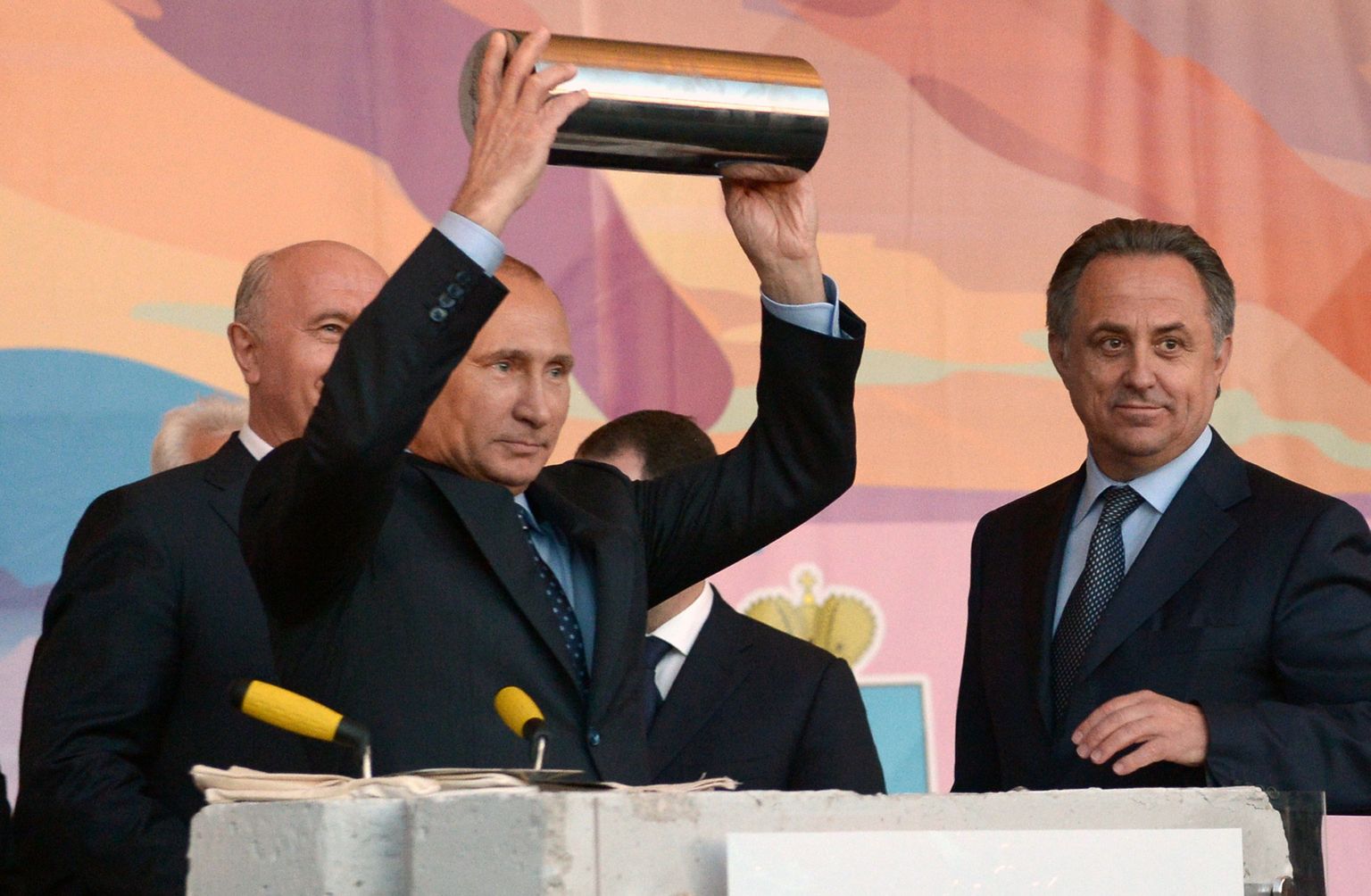 Venemaa president Vladimir Putin pani sel nädalal Samaras nurgakivi 2018. aasta jalgpalli MM-iks rajatavale staadionile.