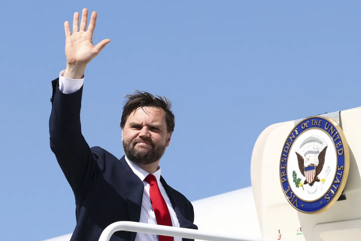 Вице-президент США Дж. Д. Вэнс в Чарльстоне.