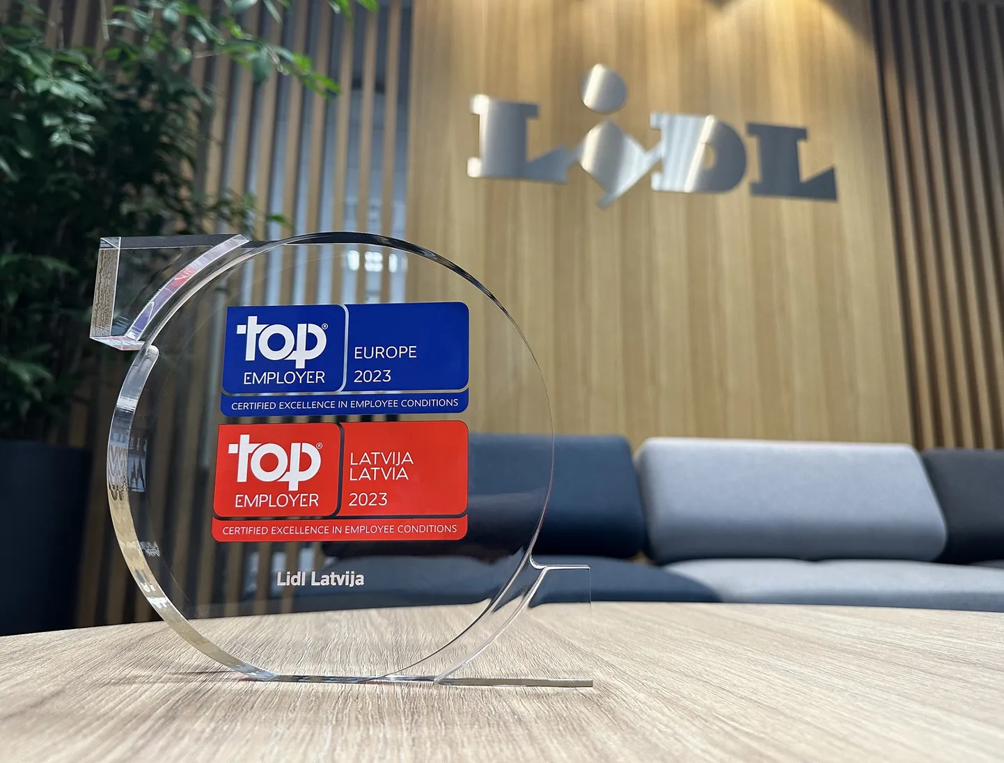 Сертификат лучшего работодателя от Top Employer Institute у Lidl Latvija