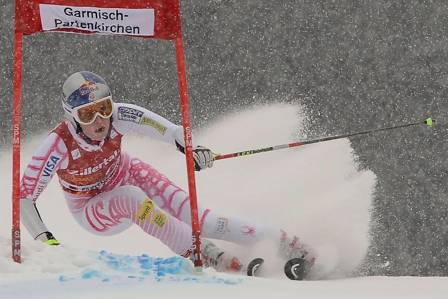 Lindsey Vonn kukkus avalaskumisel.