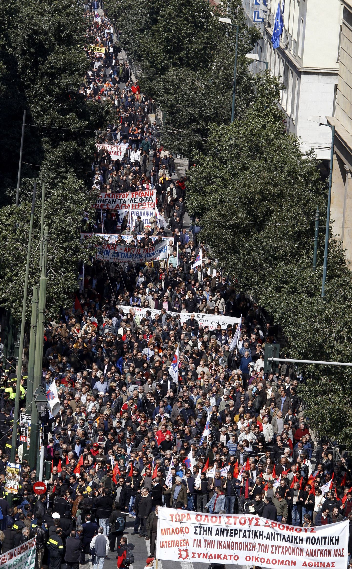 Rahulolematud kreeka töötajad korraldavad üldstreike.
