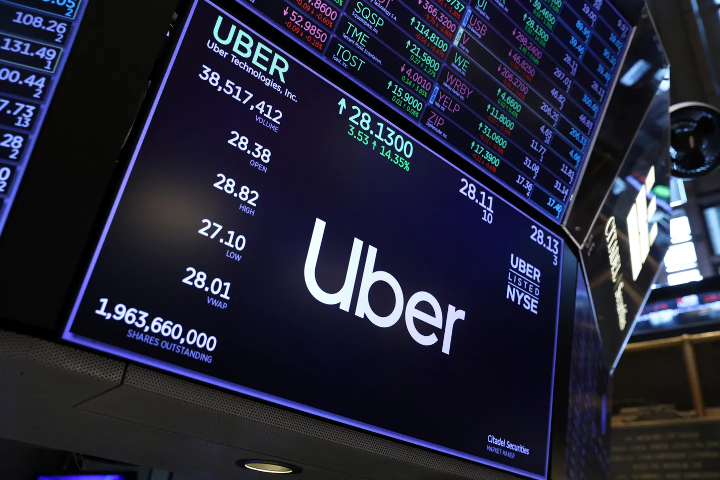 "Uber" logo Ņujorkas fondu biržā