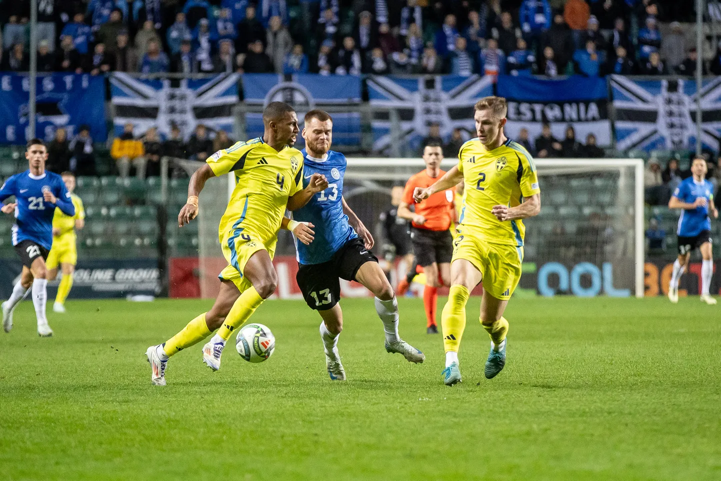 Alex Matthias Tamm (sinises) pidas Rootsi vastu maha mitu võitlust.