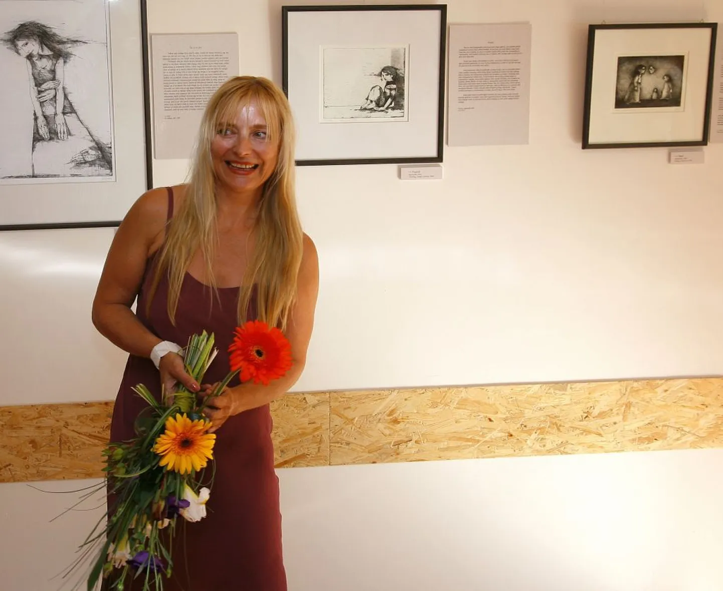 Enne seda, kui Reti Saksa graafika villa Artise galerii seintele jõudis, eksponeeris autor neid suhtluskeskkonnas Facebook, millest tuleneb ka väljapaneku nimi “Näoraamat”.