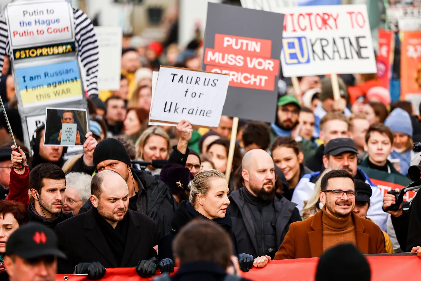 Антивоенный митинг российской оппозиции в Берлине, 17 ноября 2024 года