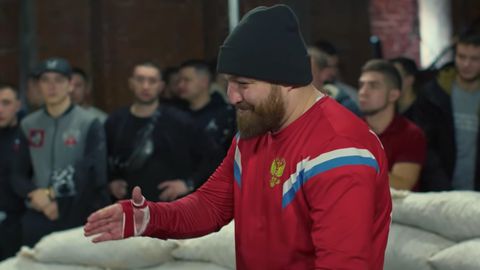 Märul Venemaal: MMA meister pussitati surnuks, veritasu on juba täide viidud