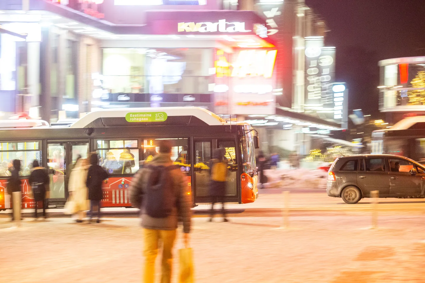 Ööbuss number 22 hakkab igal reede ja laupäeva öösel tegema kolm sõitu.