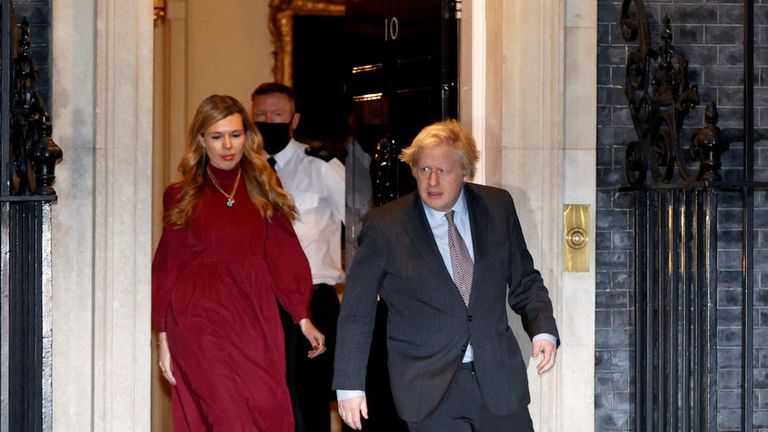 Премьер-министр Великобритании Борис Джонсон и его невеста Кэрри Саймондс