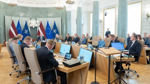 Ministri piektdien slēgtā sēdē pārrunās savas trīs prioritāt