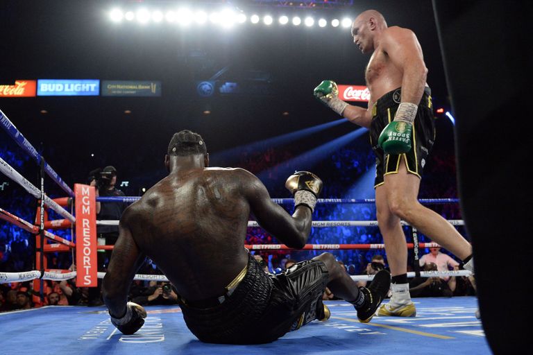 Tyson Fury (paremal) on just Deontay Wilderi WBC tiitlimatšis seitsmendas raundis põrandale löönud. Veebruar 2020.