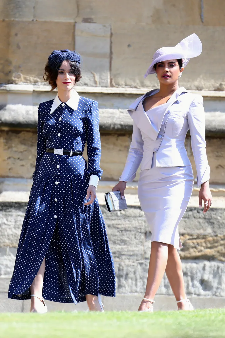 Priyanka Chopra (paremal) käis Harry ja Meghani pulmas, aga viimane tema pulma ei ilmunud.
