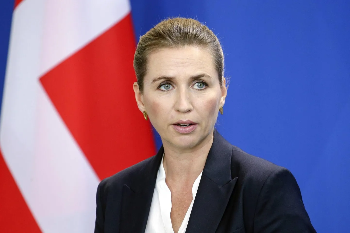 Peaminister Mette Frederiksen on toonitanud, et järelevalve andmetel on võimalik, et kaitseväe luureteenistus võis Taani seadustega vastuolus edastada Taani kodanike andmeid.