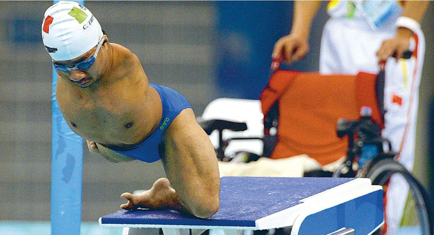 Mehhiko ujuja Cristopher Tronco sai 100 m vabaujumises viienda koha.