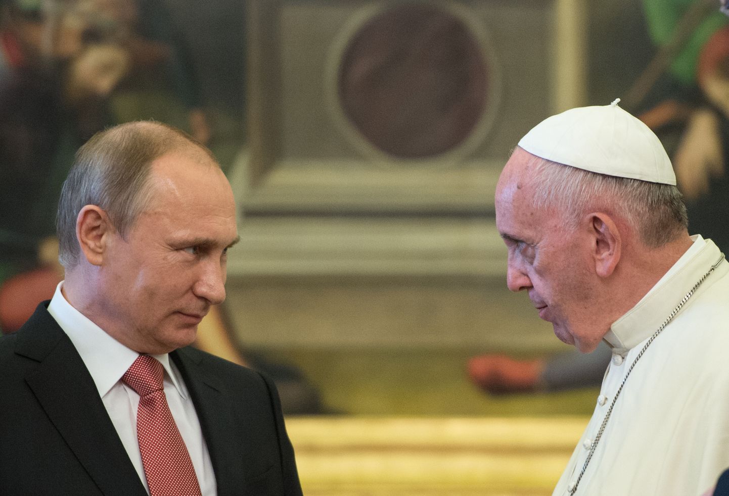 Vladimir Putin ja paavst Franciscus.